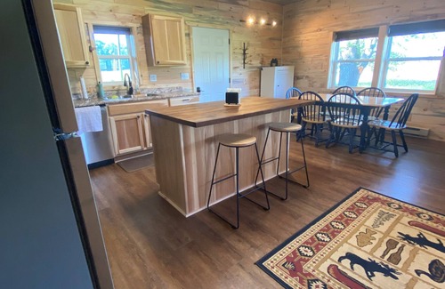 Annapolis Cabin | Willow Creek Cabin