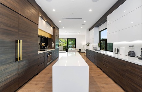 Laurel Canyon House | Willow Glen 2 - Warm Contemporary Estate with Open Floor Plan + Pool & Spa