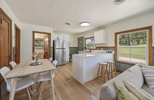 Madill Other | Willow Heaven - Lakefront Cabin Escape