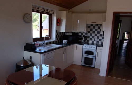 North Perrott Ski Chalet | Willow Lakeside Lodge
