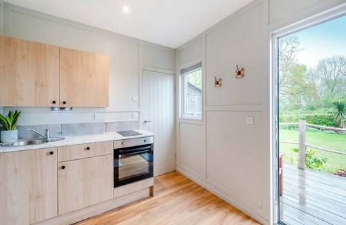 Bridgwater Cottage | Willow Lodge 1 - UK48642