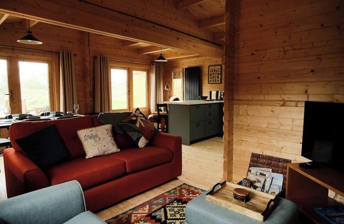 Stowmarket Cabin | Willow Lodge at Welhams Meadow