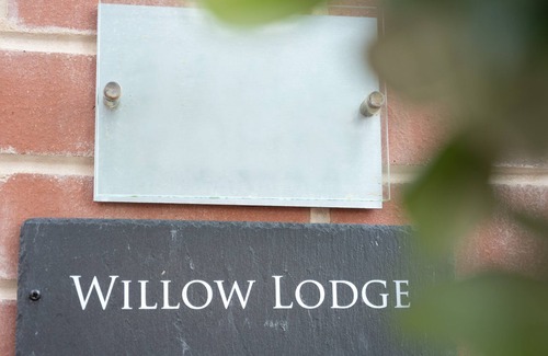 Shirley Apartment | ★ Willow Lodge - Deluxe Apartment near NEC, Solihull,Resorts World,JLR & Airport