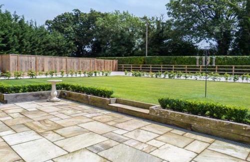 Langdon House | Willow Lodge