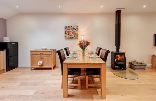 Exeter Cabin | Willow Lodge, South View Lodges, Exeter
