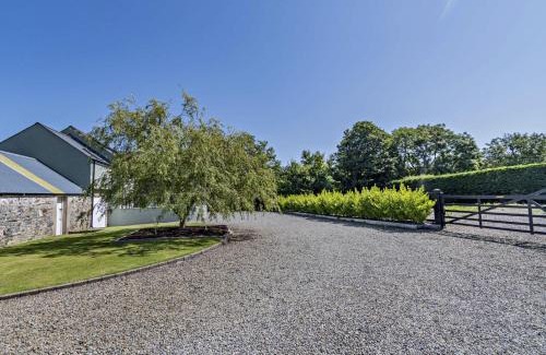 Wolf's Castle House | Willow Lodge, Wolfscastle