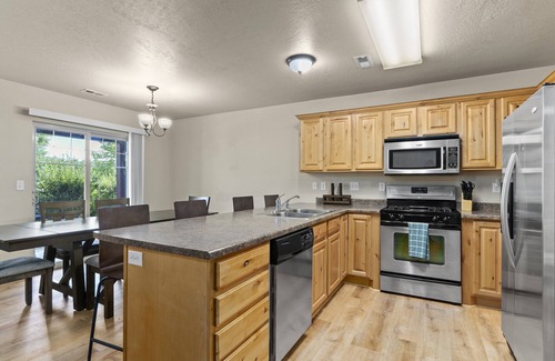 Logan House | Willow Park House on Fairway Ln