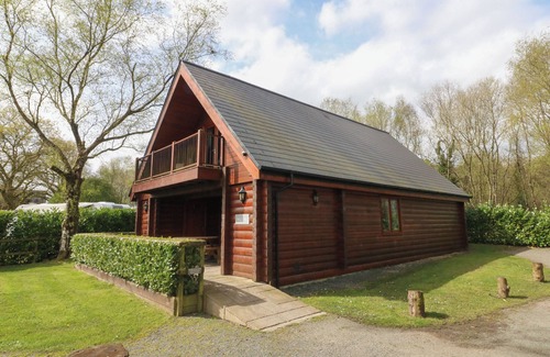 Bridgetown Cottage | WILLOW, pet friendly, luxury holiday cottage, with a garden in Dolton