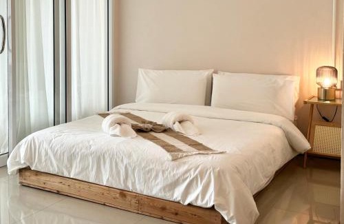 Chumphon House | Willow Pillow