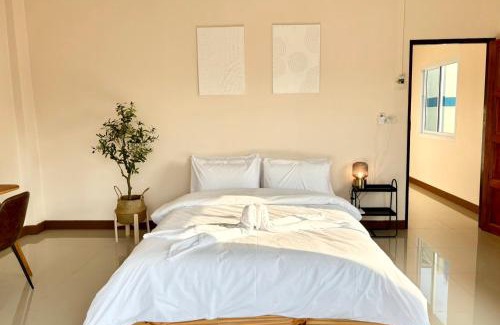 Chumphon House | Willow Pillow