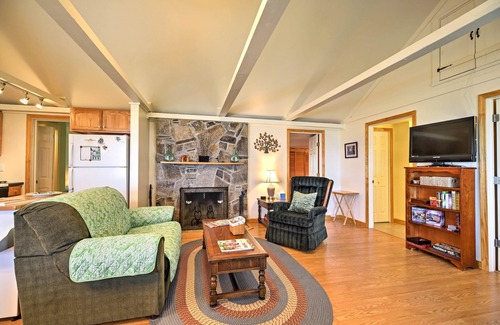Isle La Motte House | 'Willow Point' ~ Lake Champlain House w/2 Kayaks!
