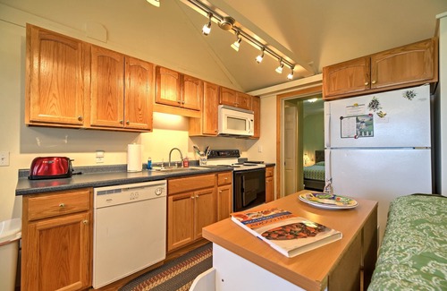 Isle La Motte House | 'Willow Point' ~ Lake Champlain House w/2 Kayaks!