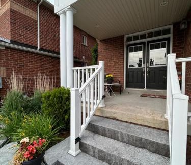Port Perry Bed & Breakfast | Willow Pond Satellite B&B
