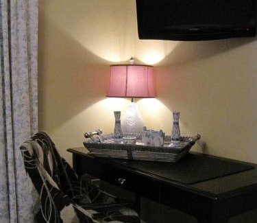 Port Perry Bed & Breakfast | Willow Pond Satellite B&B