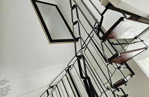 Six Hills House | Willow Retreat - House in Burbage- Sleeps2- Garden