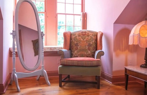 Elizabethtown House | Willow's Whimsey | Romantic Moonstone Manor B&B