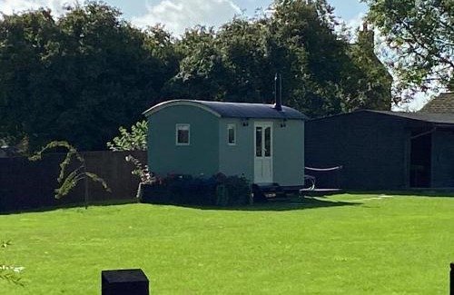 Thistley Green Cabin | Willow Shepherd Hut