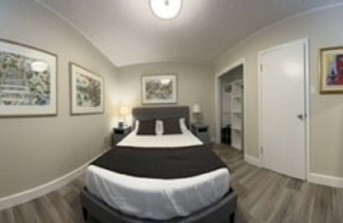 Chemainus Cottage | Willow Street Lavender Cottage in Old Chemanius