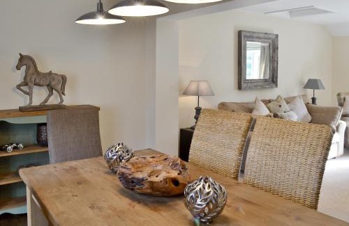 Potter Brompton House | Willow Tree Cottage
