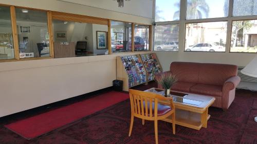 Fullerton Hotel | Willow Tree Lodge