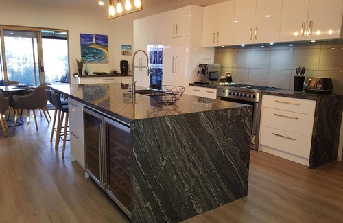 South Yunderup House | Willow Waters Holiday Home FREE Wi-Fi
