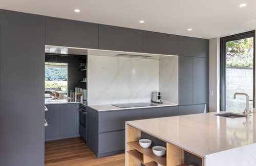 Kelvin Heights House | Willow Waters | Lakeside luxury with all day sunshine & fantastic outdoor living
