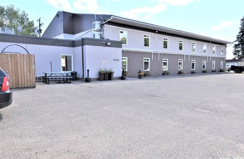 Maple Creek Hotel | Willowbend Hotel