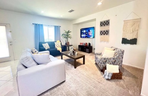 Perris House | Willowbrook two story spacious family home