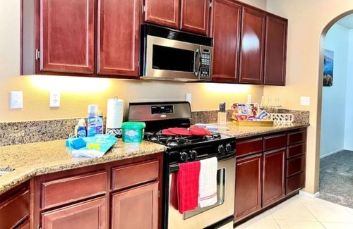Perris House | Willowbrook two story spacious family home