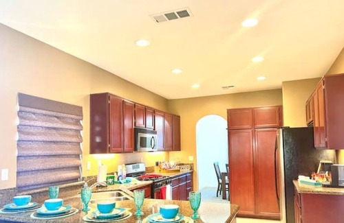Perris House | Willowbrook two story spacious family home