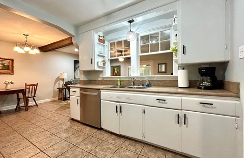 Paragould House | Willows Cottage - Charming Home in Paragould