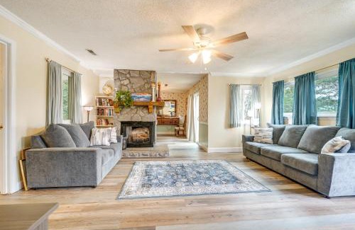 Sea Breeze House | Wilmington Getaway Near Carolina Beach Boardwalk!
