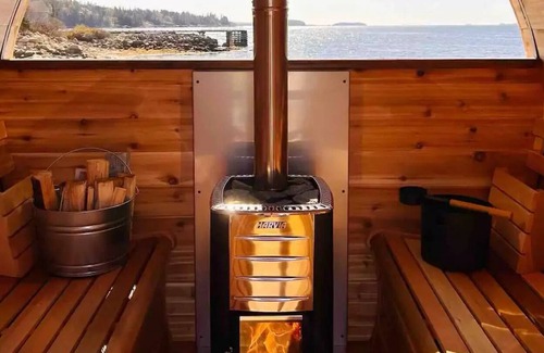 Boutiliers Point Cottage | Wilson's Coastal Club - C1