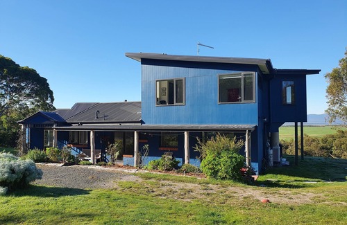 Yanakie House | Wilsons Prom: secluded home with stunning views