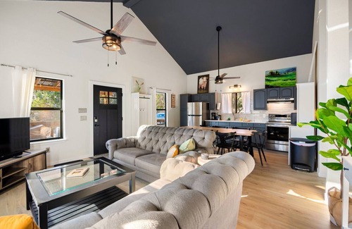 Wimberley House | Wimberley Woods - 2/1 with loft, sleeps 6, firepit