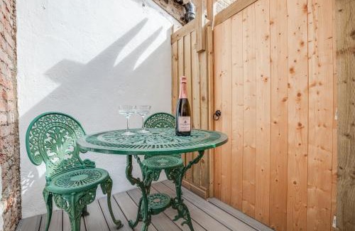 West Hill Apartment | Wimbledon 2 Bed Tennis & Travel