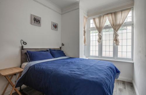West Hill Apartment | Wimbledon 2 Bed Tennis & Travel