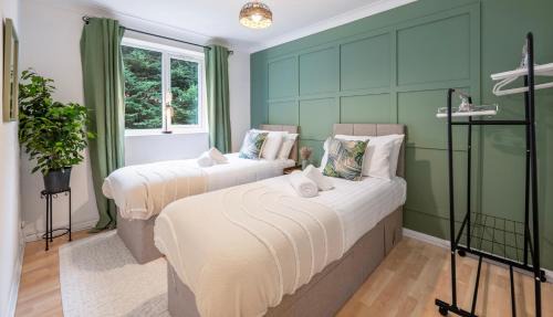 Collier's Wood Apartment | Wimbledon living