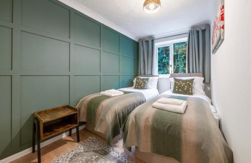 Collier's Wood Apartment | Wimbledon living