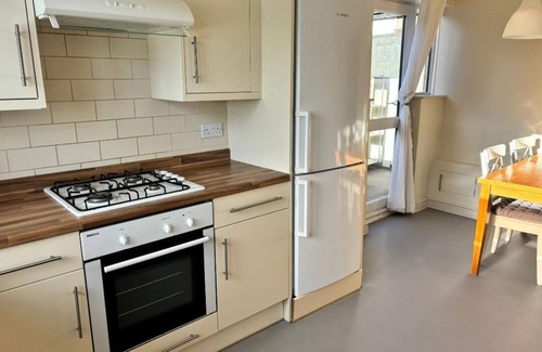 Wimbledon Park Apartment | Wimbledon Tennis flat between town and the Village