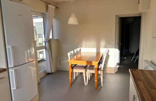 Wimbledon Park Apartment | Wimbledon Tennis flat between town and the Village