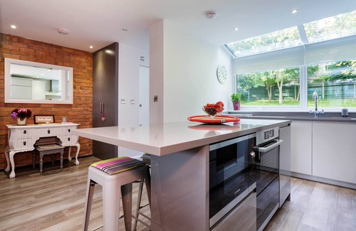 West Hill House | Wimbledon Terrace House, by Veeve