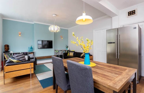 Hillside House | Wimbledon Wildflower, by Veeve