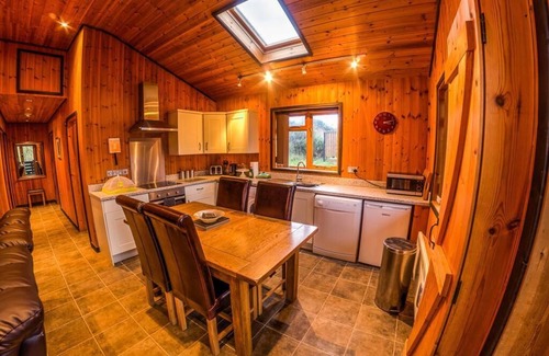 Wimborne Saint Giles Apartment | Wimborne Lodge Ensuite