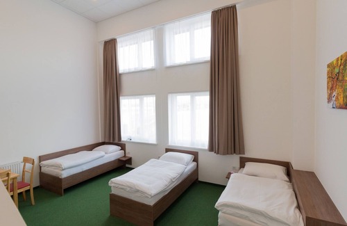 Wiener Neustadt Bed & Breakfast | Win Budget B&B