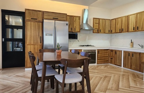 Pili Apartment | Winch Unit 2 ~ Room,CWC Cable Park and Golf Course
