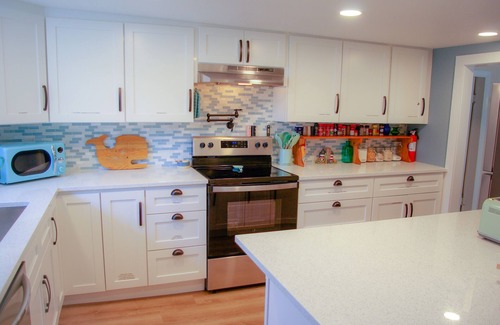 Winchester Bay House | Winchester Bay Retreat : Dunes/Three Beaches/A.T.V.'s/Fishing/Crabbing