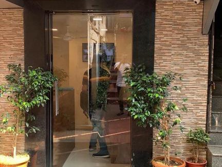 Bandra West Bed & Breakfast | WIND FLOWER REGENCY