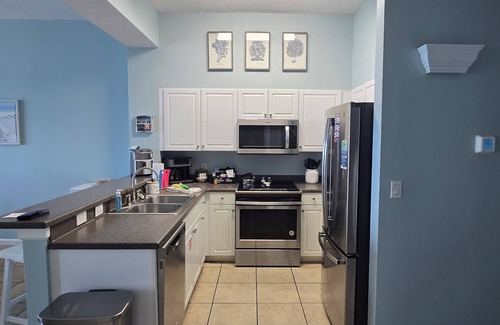 Ono Island Condo | Windemere1406 Penthouse level 2BR/2BA beachfront condo with amazing gulf views!