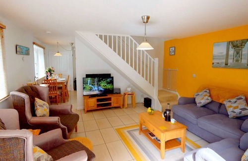 Umberleigh House | WINDERMERE LODGE | 2 Bedrooms | High Bickington | Sleeps 4